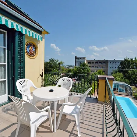 Zsofia Apartmán *